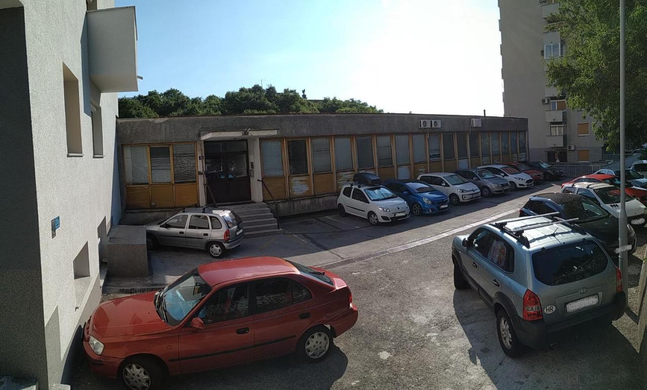 Apartment Rino****, 58M², 170M From The Beach Rijeka Exterior foto