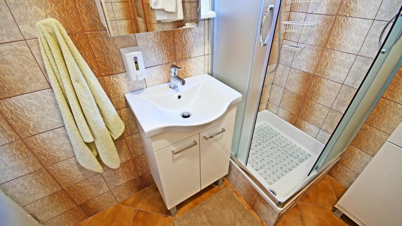 Apartment Rino****, 58M², 170M From The Beach Rijeka Exterior foto
