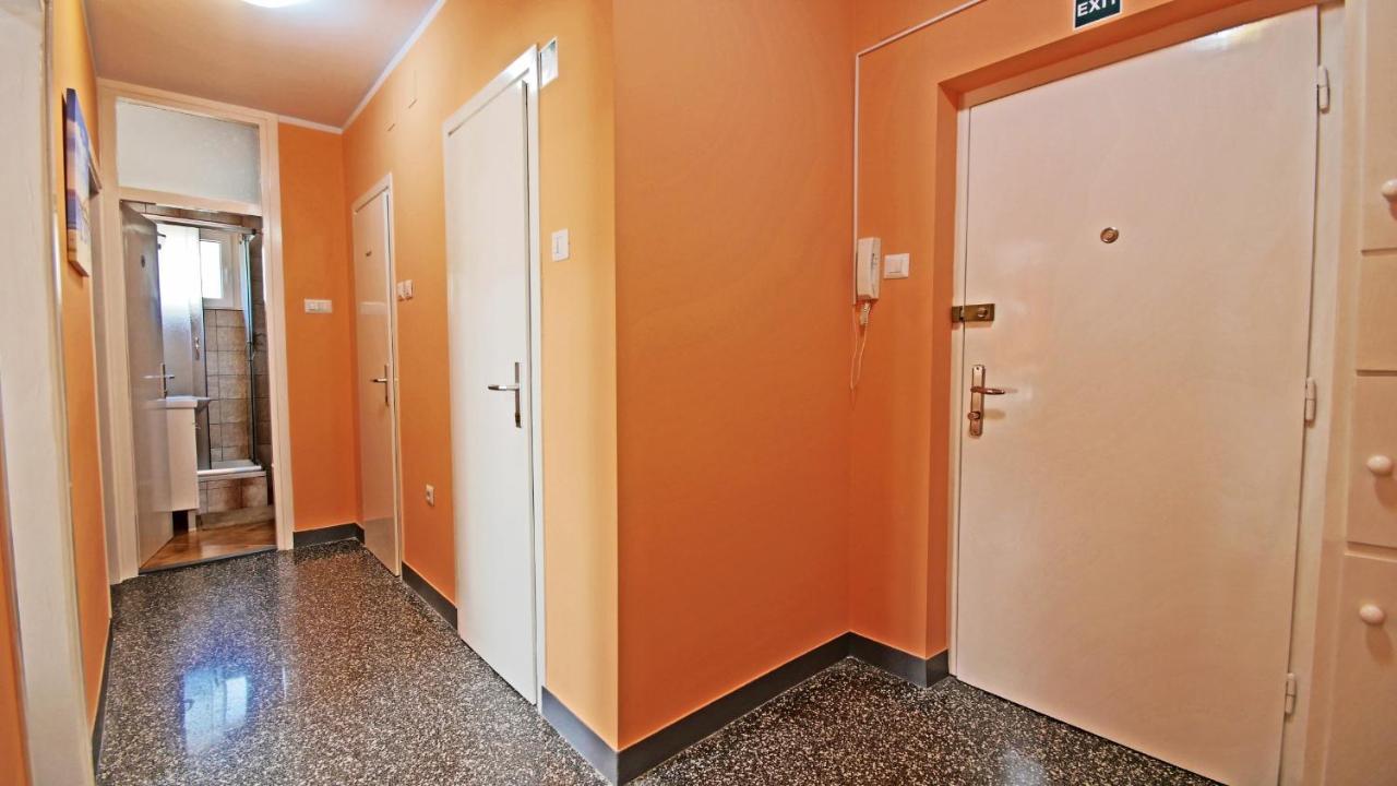 Apartment Rino****, 58M², 170M From The Beach Rijeka Exterior foto