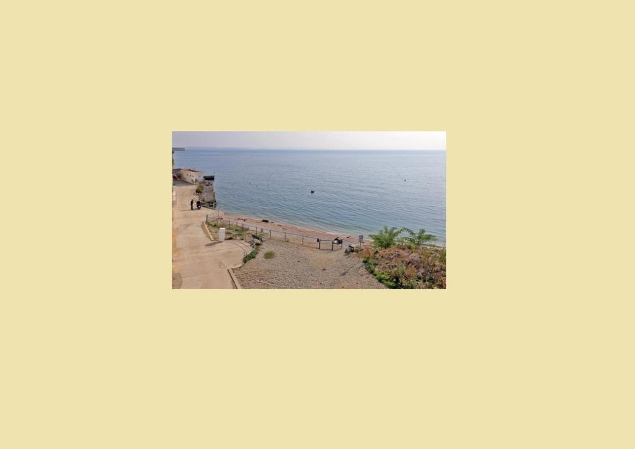 Apartment Rino****, 58M², 170M From The Beach Rijeka Exterior foto